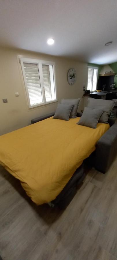 Logement Lumineux, Entierement Renove Avec Jardin Caumont-sur-Durance エクステリア 写真