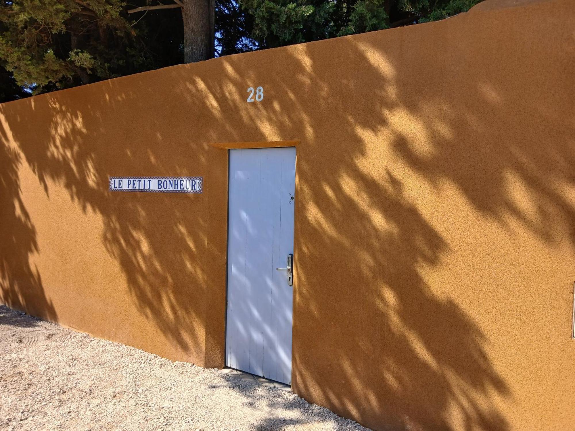 Logement Lumineux, Entierement Renove Avec Jardin Caumont-sur-Durance エクステリア 写真